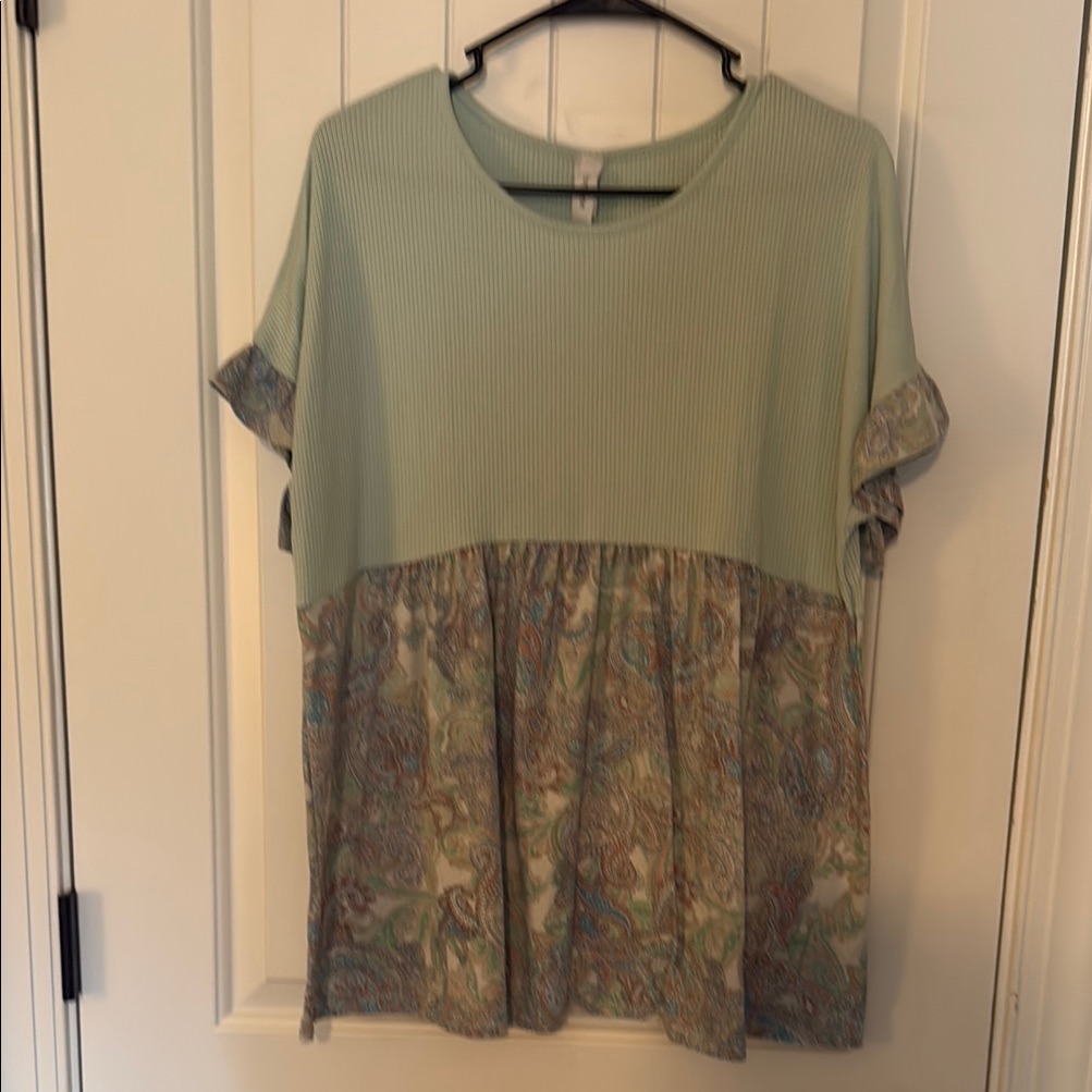 Mint Green Paisley Honeyme Women's Top Never Worn